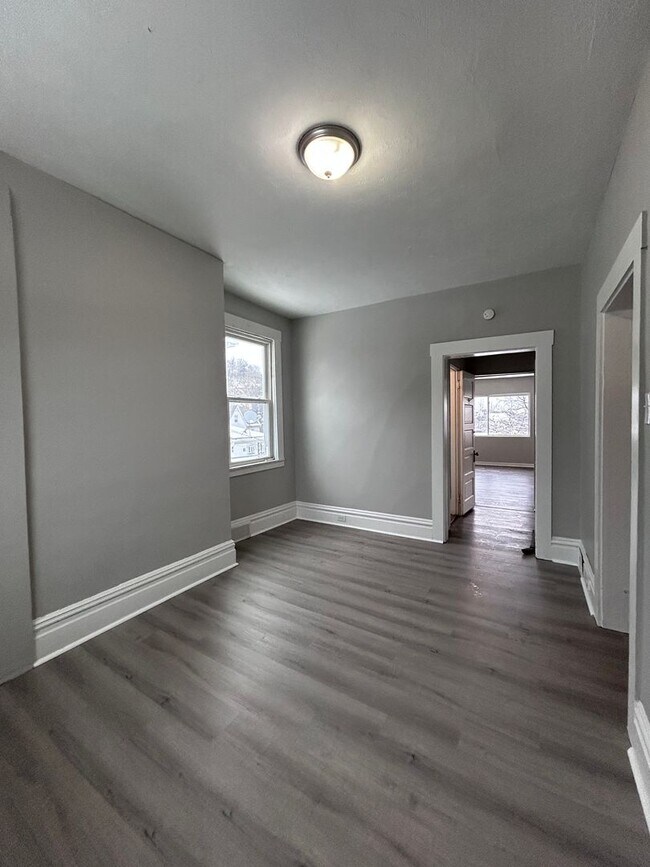 Building Photo - vin4033