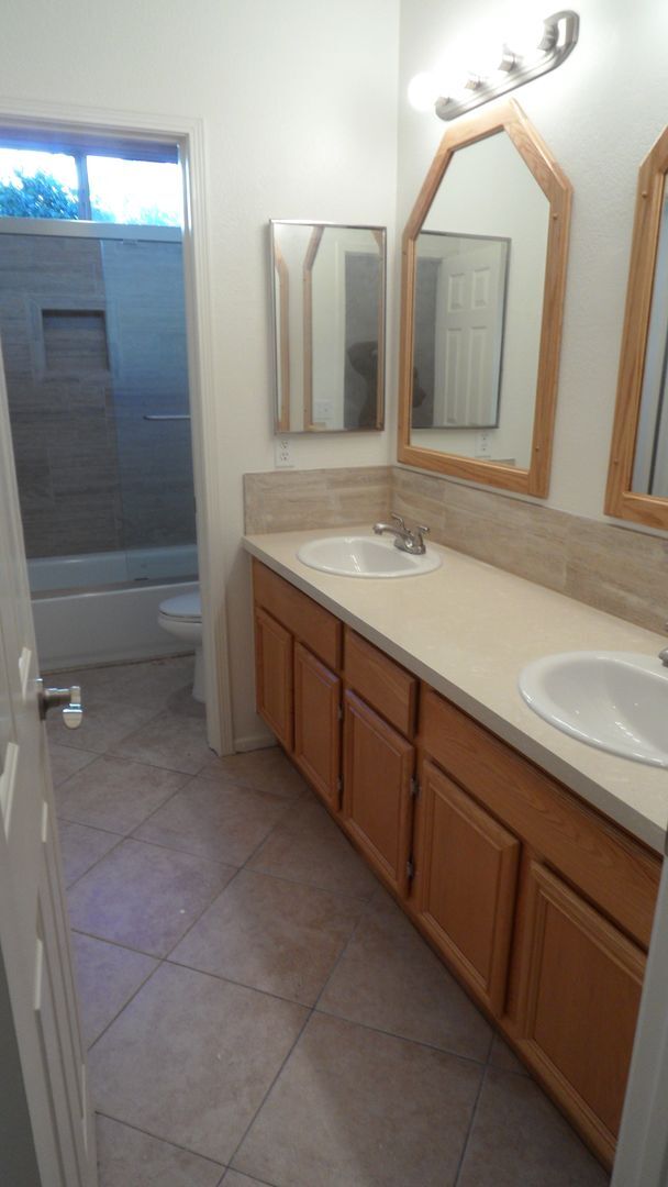 Building Photo - Single Story 4 BR 2.5 BA  Home On Cul-de-sac With 3 Car Attached Garage