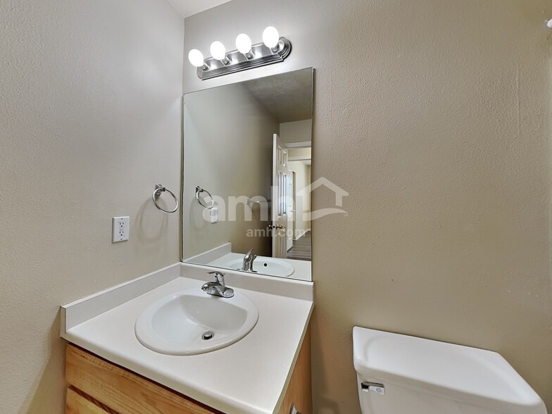 Building Photo - 11963 S Powder Cv