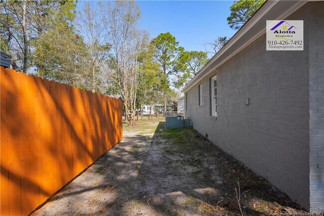 Building Photo - 2312 Enloe St