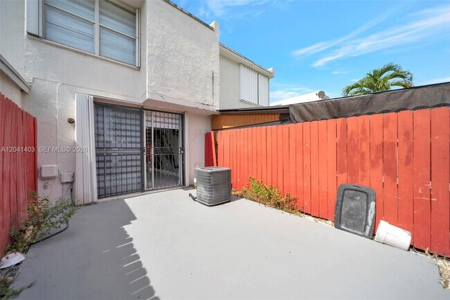 Building Photo - 1083 W 38th St