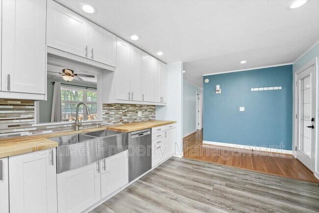 Building Photo - 2415 Plum Tree Rd