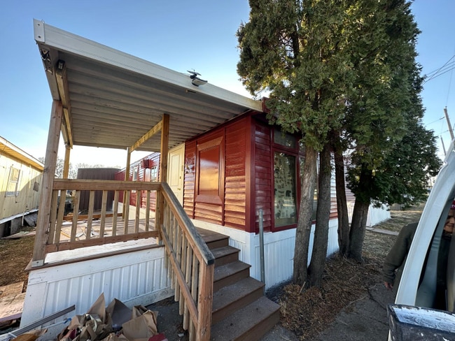 Building Photo - 2825 SE 14th St