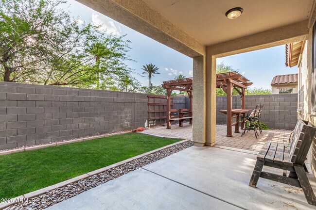 Building Photo - 12800 N 93rd Dr