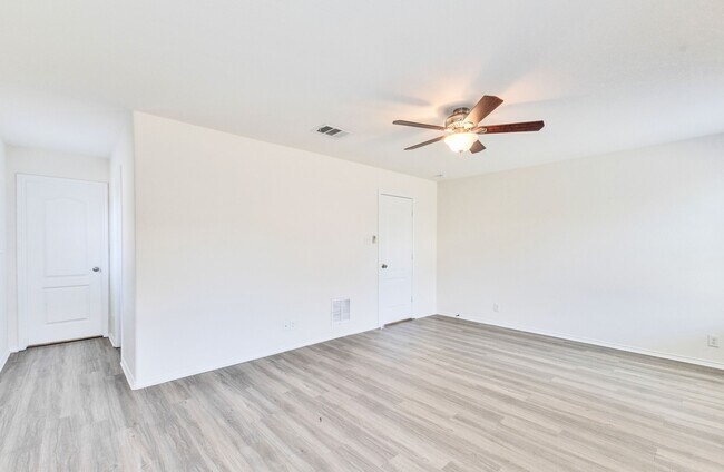 Building Photo - 150 Rummel Dr