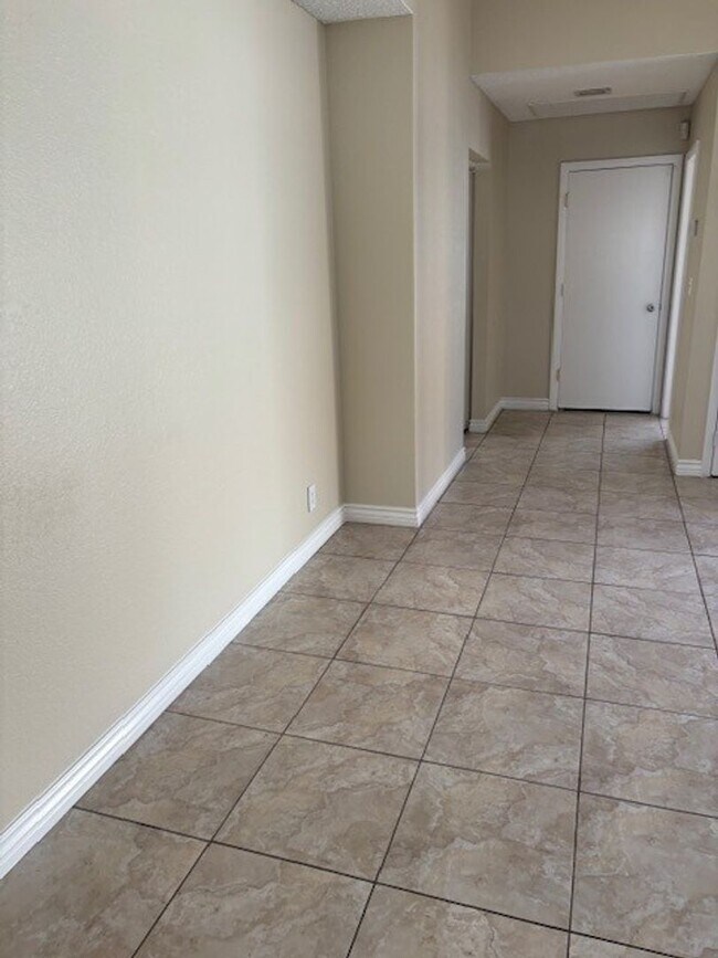 Building Photo - Rancho Las Palmas