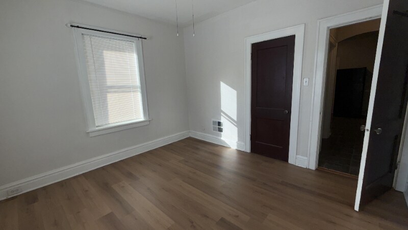 Building Photo - 5044 Mardel Ave