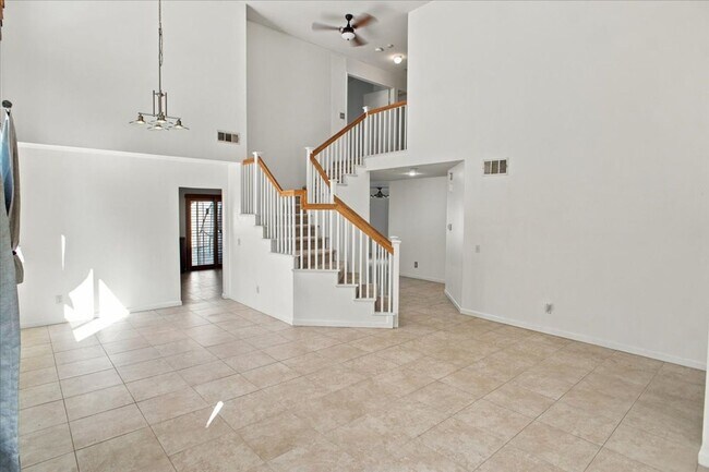 Building Photo - 40067 Villa Moura Dr
