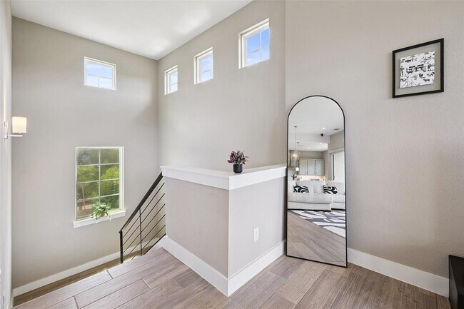 Building Photo - 201 Honey Creek Ct