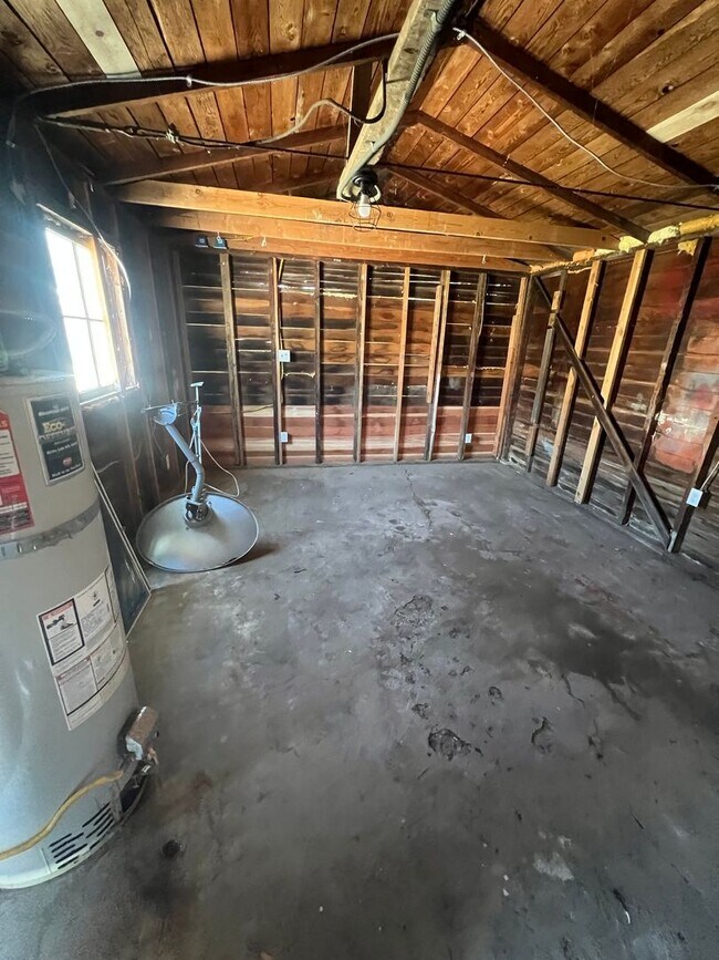 Building Photo - CHARMING! Remodeled 2 Bedroom home with storage and yard