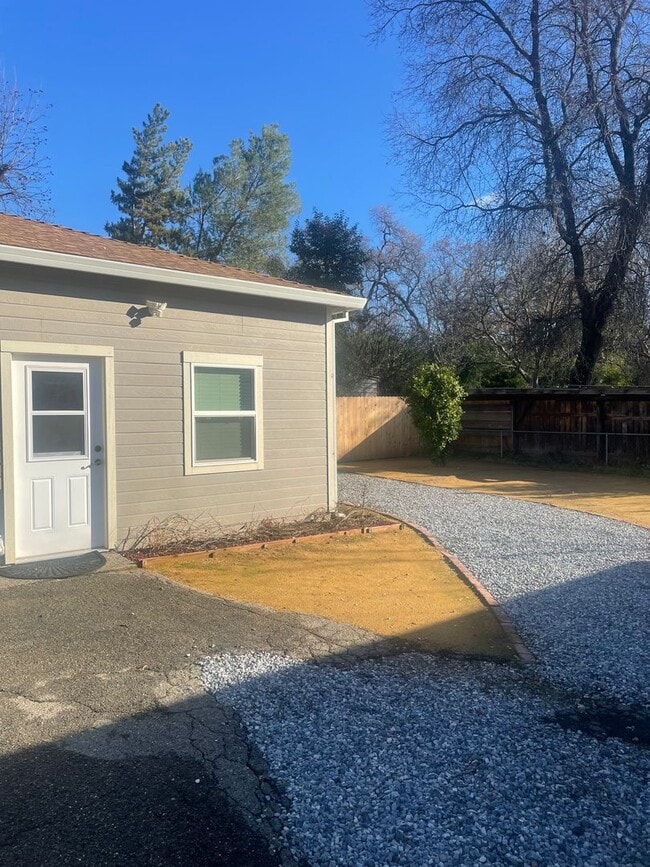Building Photo - 5553 Elm Ln