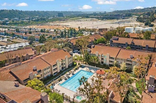 Building Photo - Mission Valley 3 Bedroom Condo