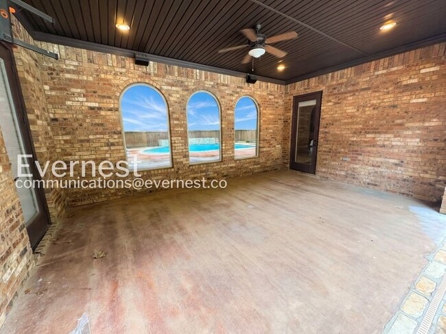 Building Photo - Welcome to this elegant 4-bedroom, 5-bathroom home in desirable Hurricane Lake Estates with Pool ...