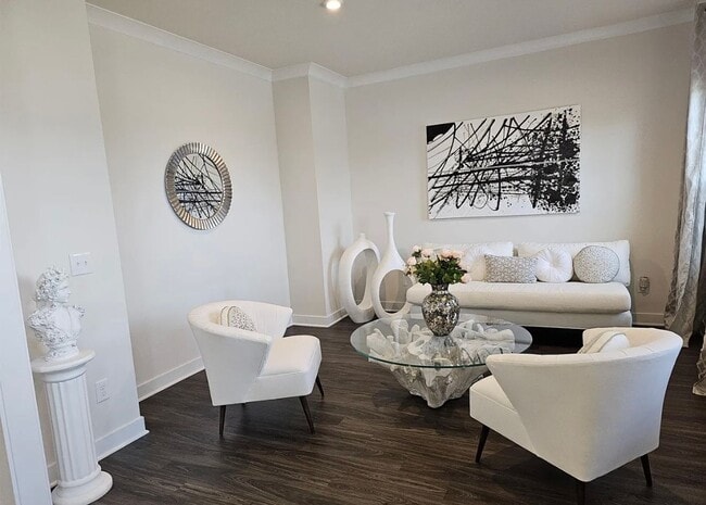 Building Photo - 3700 SF 4/4 Available Now!