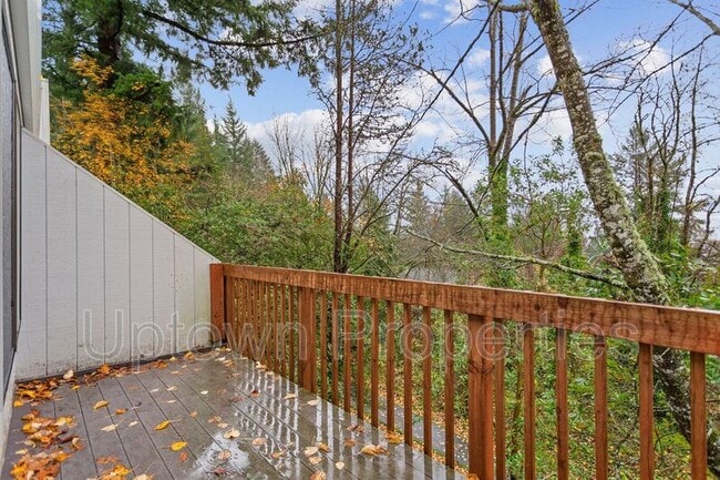 Building Photo - 250 Cervantes Cir