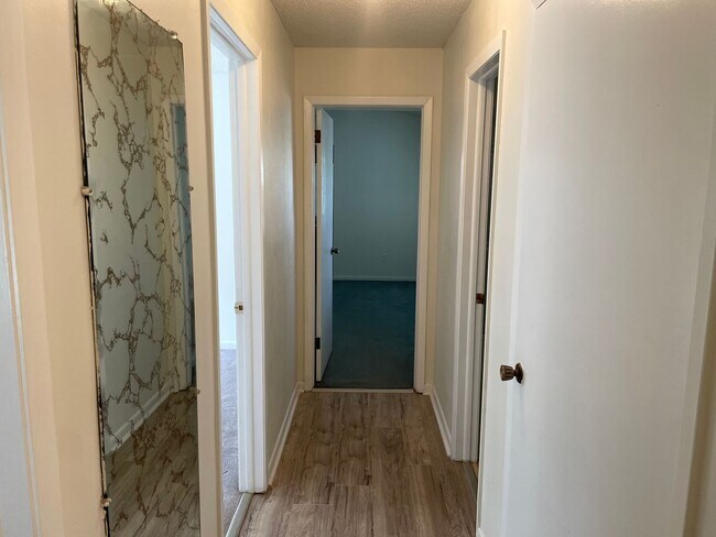 Building Photo - Large 3 Bedroom 2 Bath on Corner Lot!!