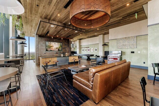 Building Photo - Luxury Condo with Skyline Views
