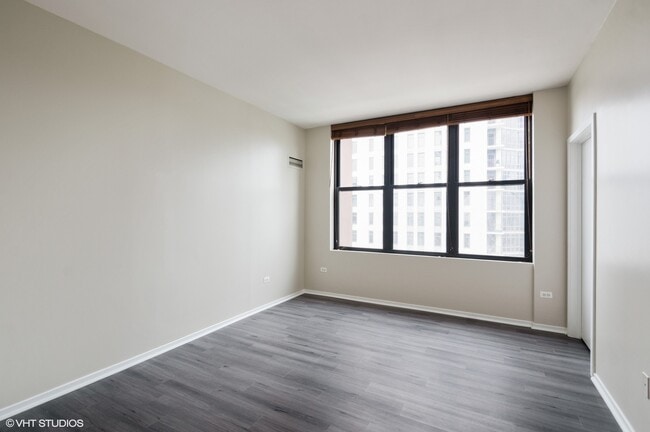 Building Photo - 330 N Jefferson St