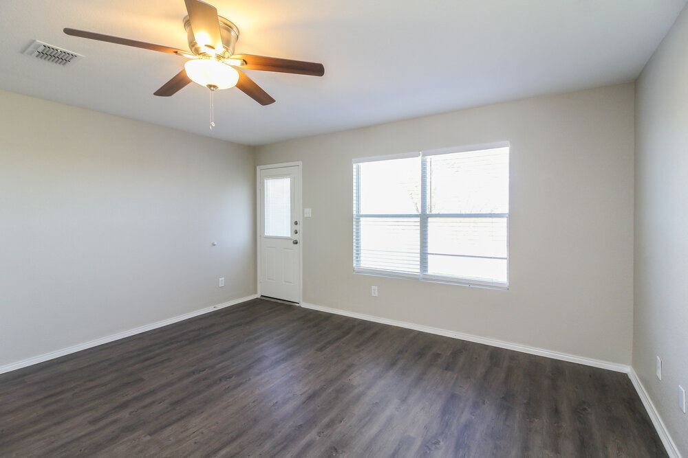 Building Photo - 1329 Castle Ridge Rd