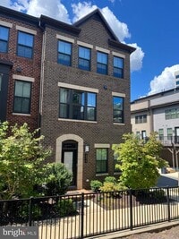 Building Photo - 2319 Water Promenade Ave