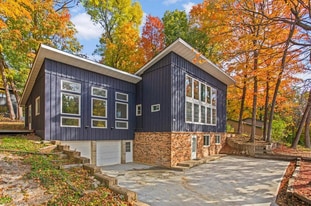 Building Photo - 4442 Dorchester Rd