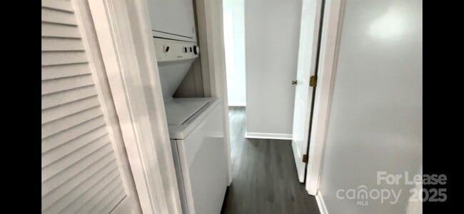 Building Photo - 124 Bridges Cir