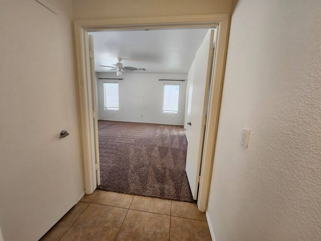 Building Photo - Beautiful Mountain Views! 3bedrom 2 bath