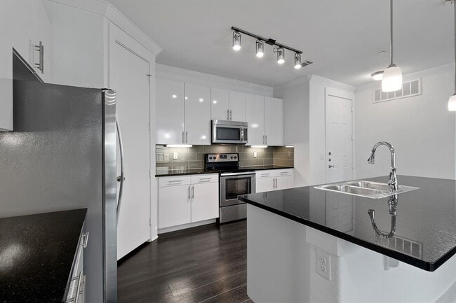 Building Photo - 3300 Towers Blvd