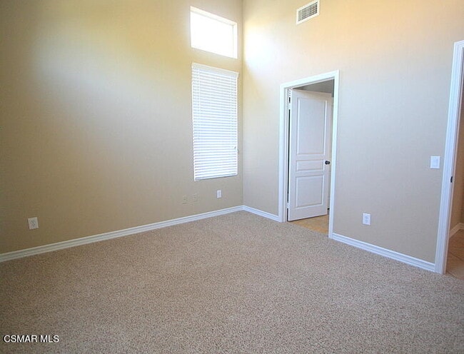 Building Photo - 276 Chantilly Cir