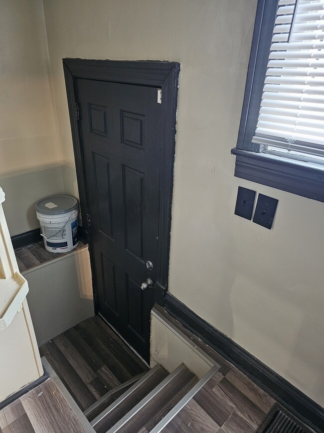 Building Photo - 1612 S 31st St