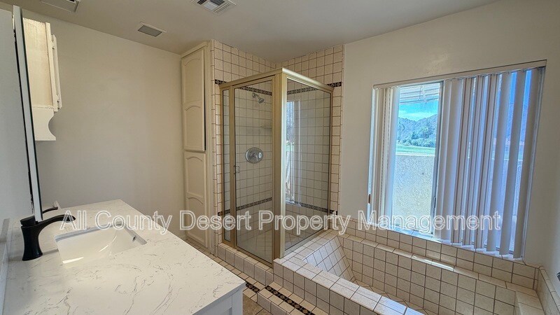 Building Photo - 76955 California Dr