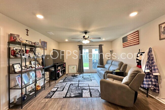 Building Photo - 841 Moorhen Wy