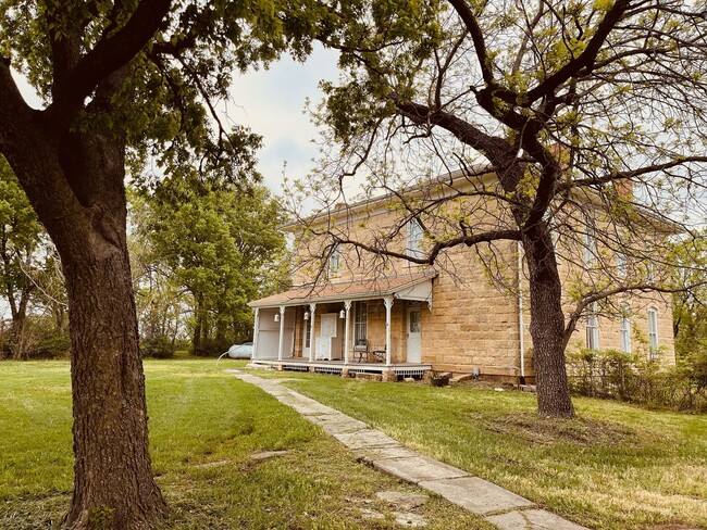 Building Photo - 7827 Old 77 Hwy