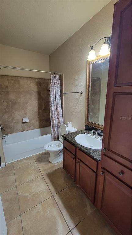 Building Photo - 914 Charo Pkwy