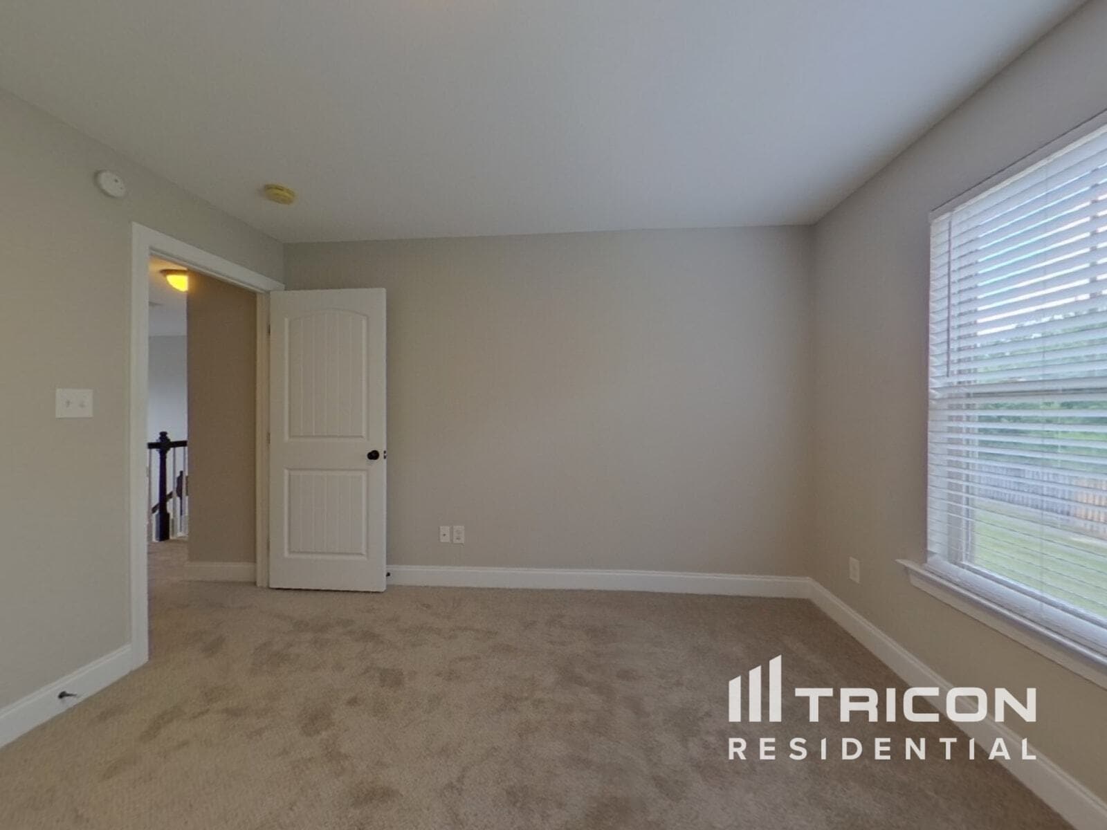 Building Photo - 286 Palamon Dr
