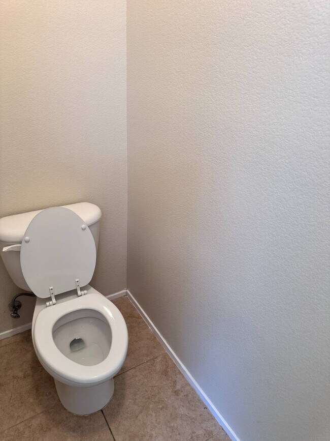 Building Photo - 2820 Dowitcher Ave