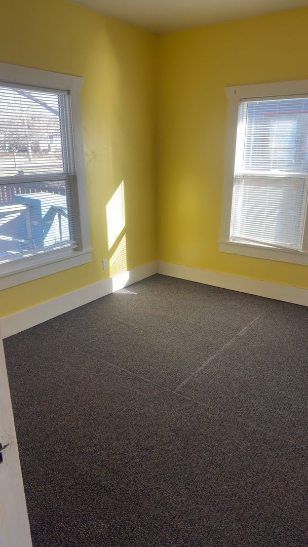 Building Photo - 2 Bed 1 Bath Home Near Lincoln Park