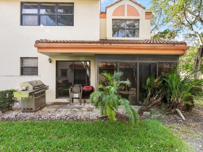 Building Photo - 3400 Emerald Oaks Dr