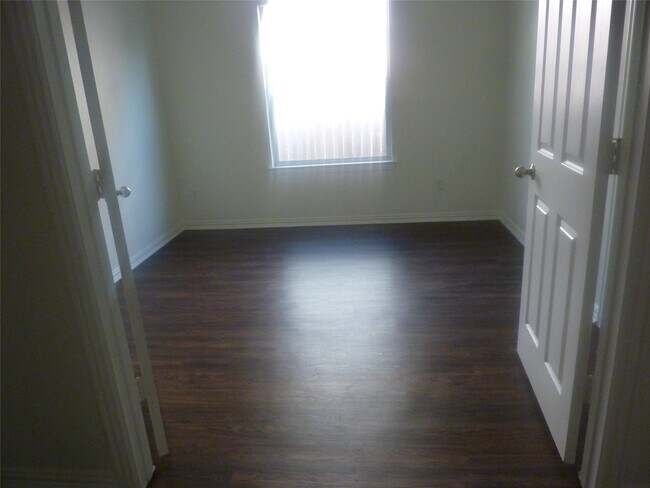 Building Photo - 24038 Clipper Hill Ln