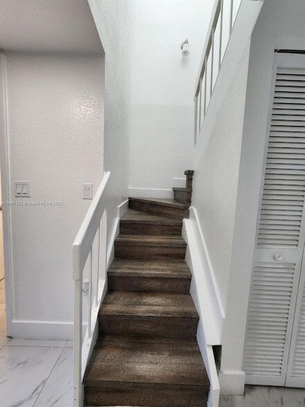 Building Photo - 5100 W 12th Ln