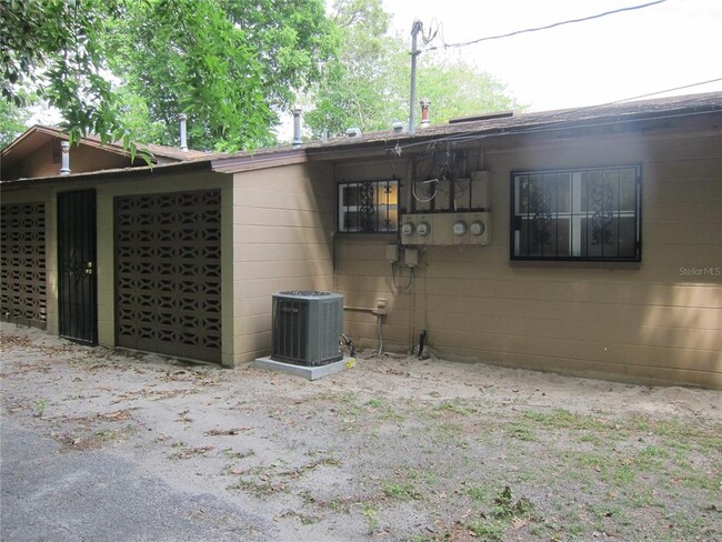 Building Photo - 812 NW 40 Ave