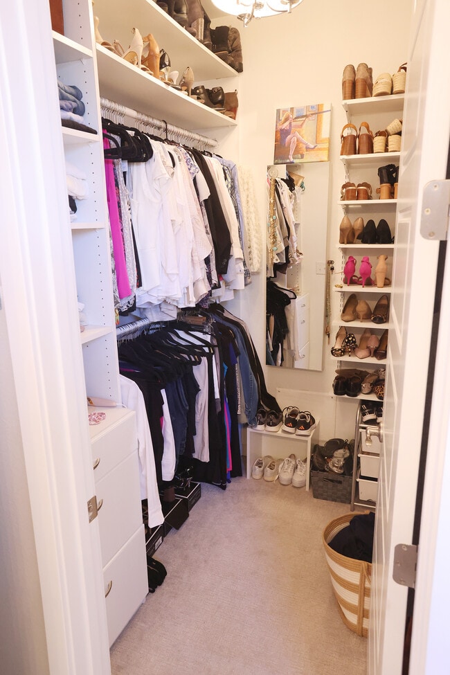 Walk in closet - 15637 E Broncos Pl