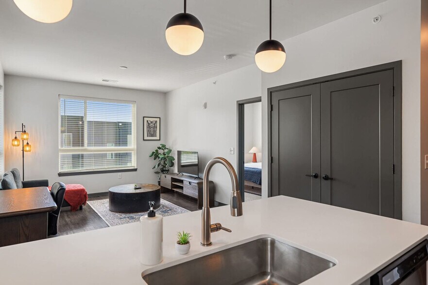 Building Photo - 6160 N Rural St