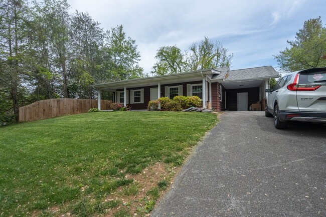 Primary Photo - Beautiful 3 bed and 1 bath house in Johnso...