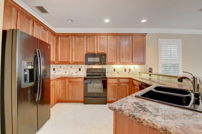 Building Photo - 8957 Sandy Crest Ln