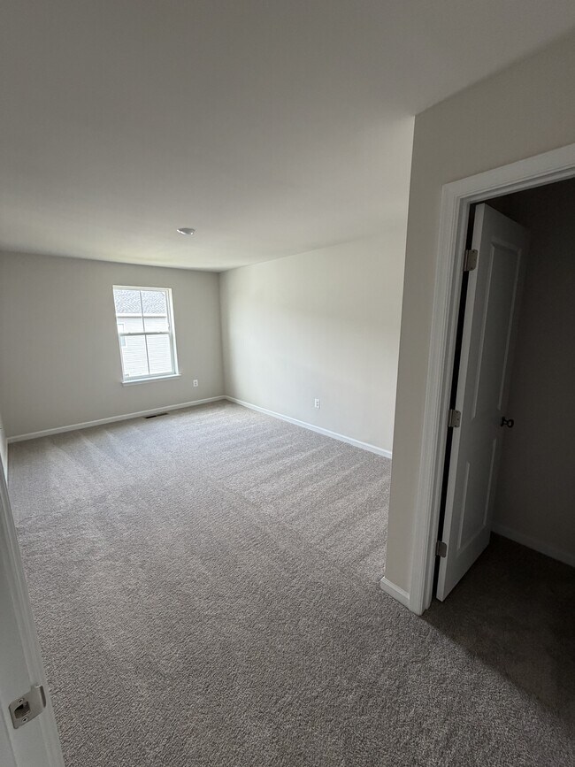Building Photo - 18 Ironwood Ct