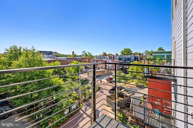Building Photo - 3325 11th St NW