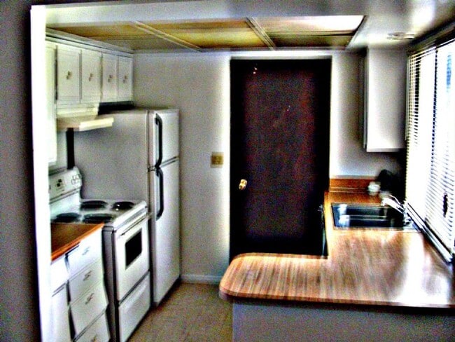 Primary Photo - East Springfield large duplex
