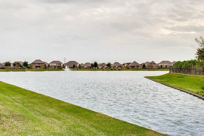 Building Photo - 25831 Chapman Falls Dr