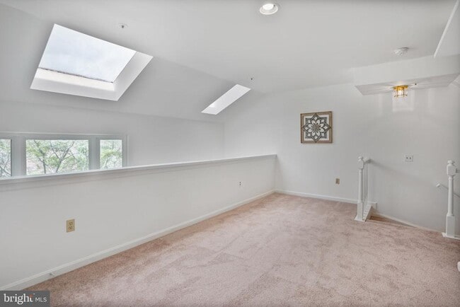 Building Photo - 4223 N Carlin Springs Rd